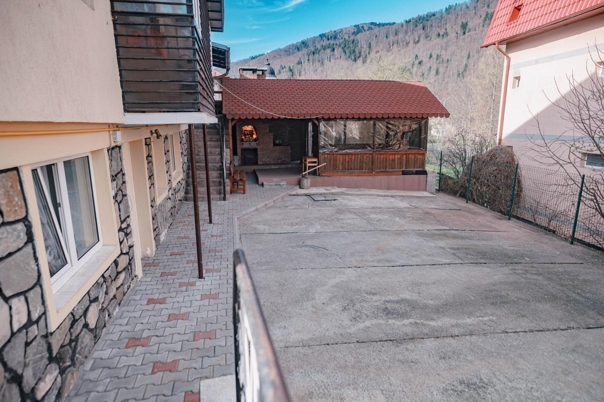 Hotel Alpine Bliss Sinaia Esterno foto
